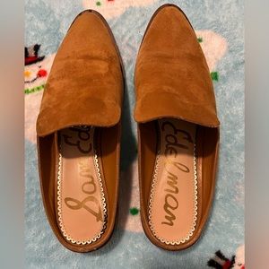 Women’s Sam Edelman Tan Suede Slip on Shoe’s, Size 7.